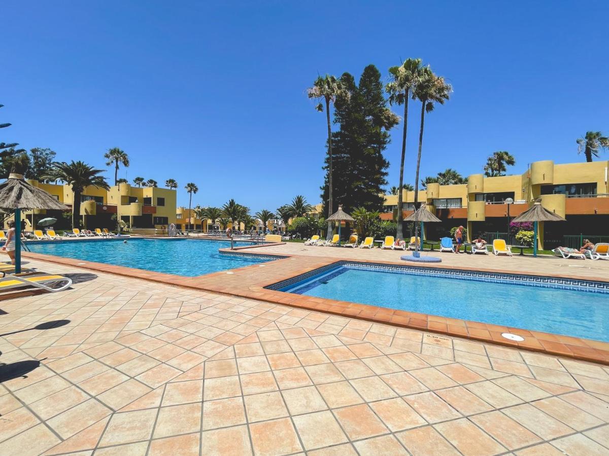 Seaside Apartment Corralejo : A Cozy Holiday Home In A Peaceful Well Located Green Complex Exterior foto